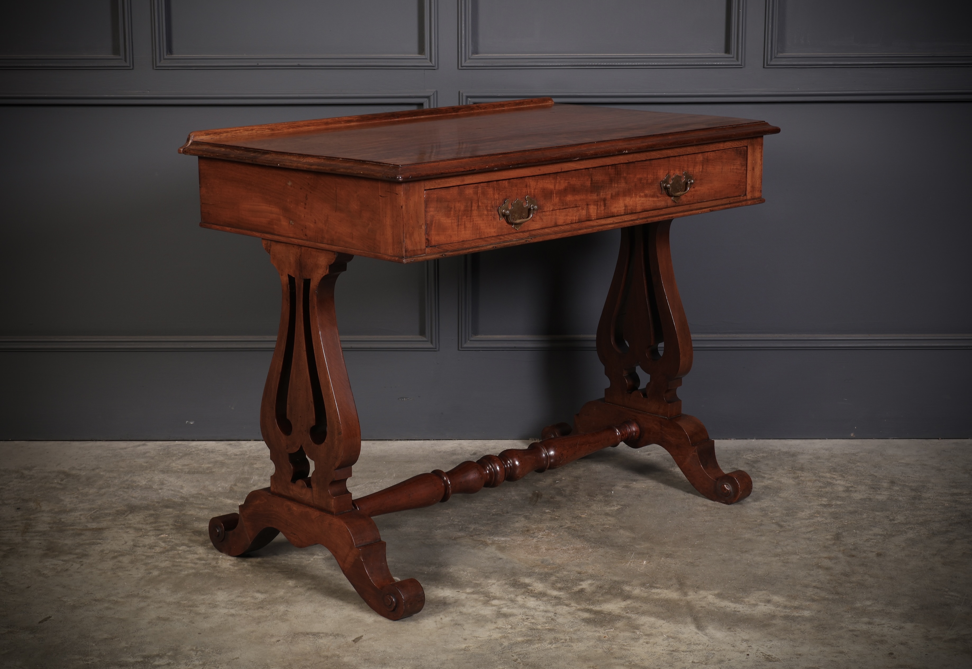 Quality Victorian Mahogany Side Table - Image 2